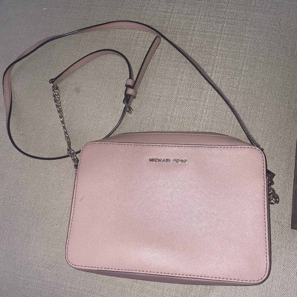 Cross body Michael Kors purse